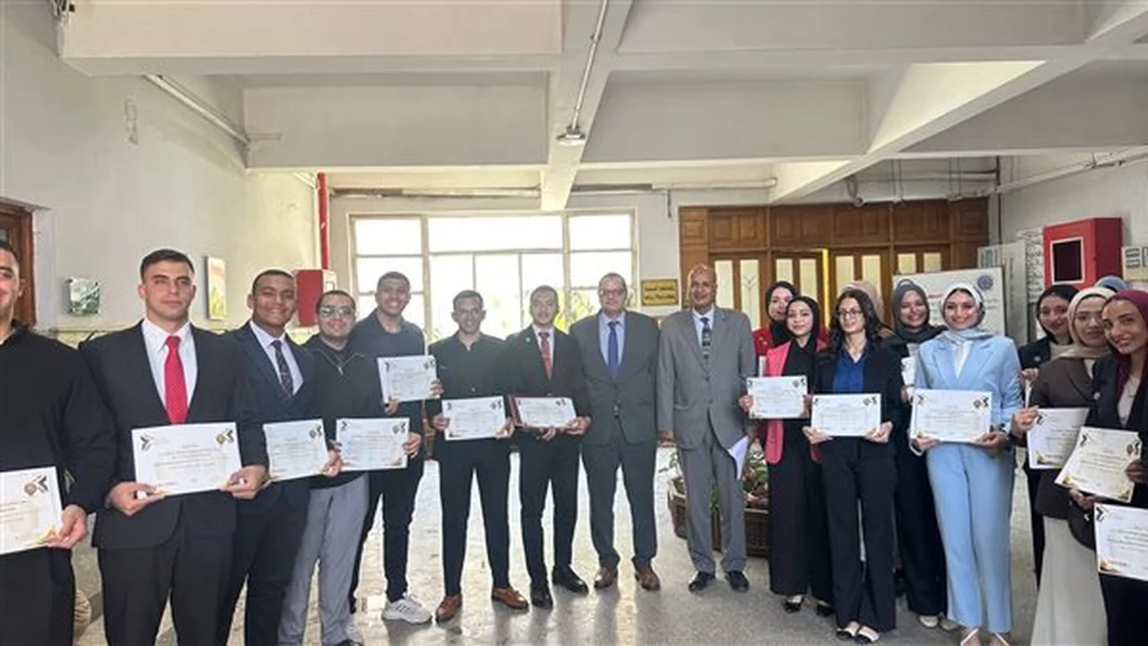 تجربة تدريبية.. طلاب حقوق عين شمس داخل مقر الأكاديمية العسكرية لتعزيز الولاء